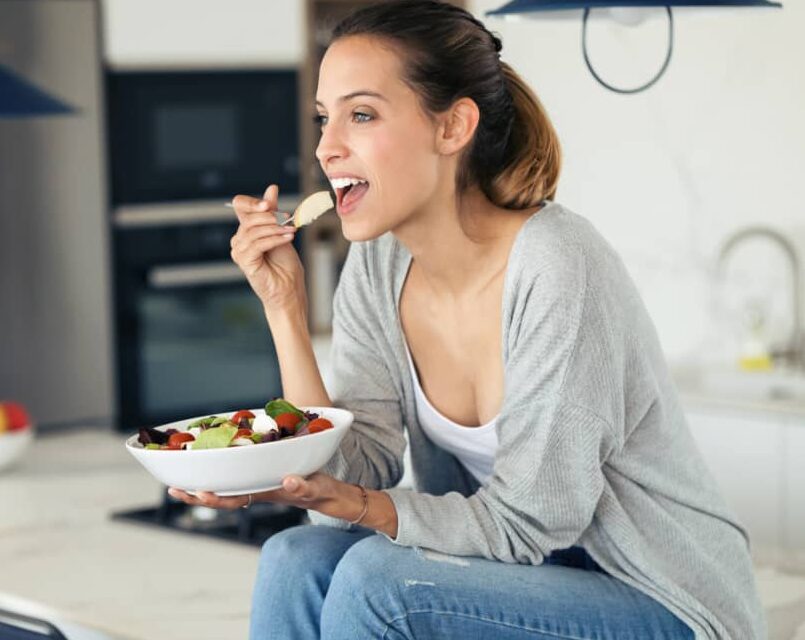 Il Cibo, le Emozioni e il Corpo: un Viaggio tra Nutrizione e Comportamenti Alimentari